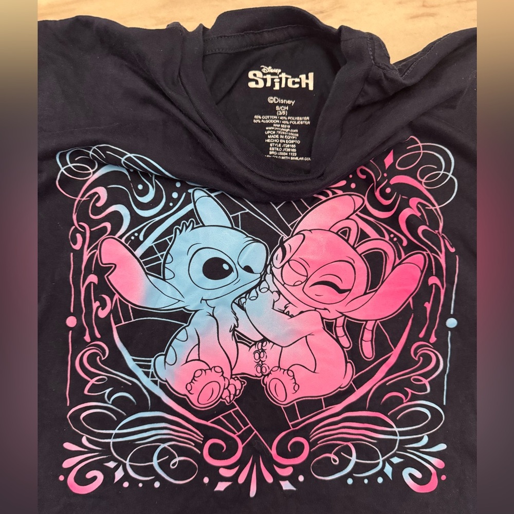 Disneys Stitch Navy Blue Tee-Shirt Like-New Condition Women’s size Small - Picture 3 of 3